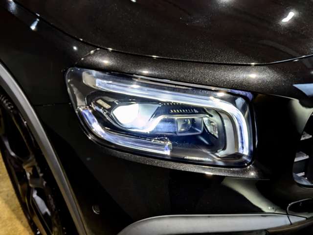 Mercedes-Benz GLB 8