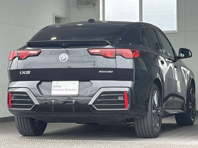 BMW iX2 11