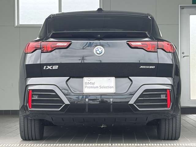 BMW iX2 10