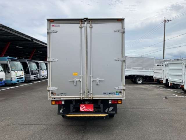 Mitsubishi Fuso Canter 7