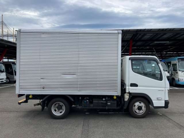 Mitsubishi Fuso Canter 9