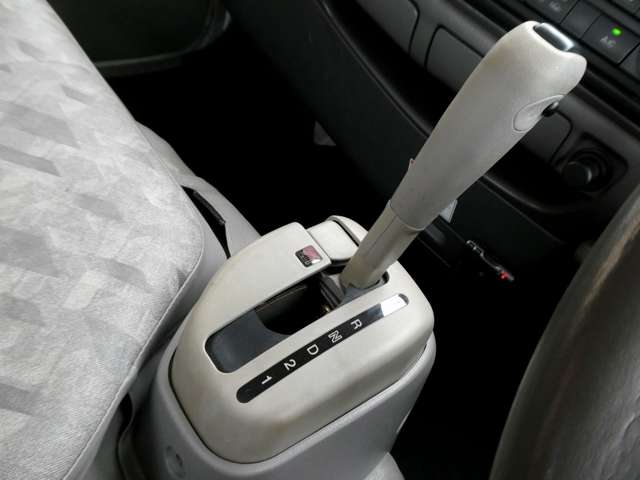 Mazda Titan Dash 8