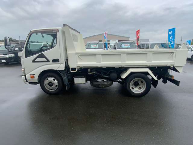 Hino Dutro 5