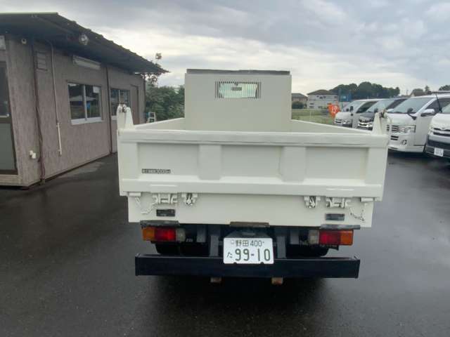 Hino Dutro 8