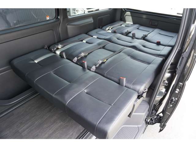 Toyota Hiace Van 6