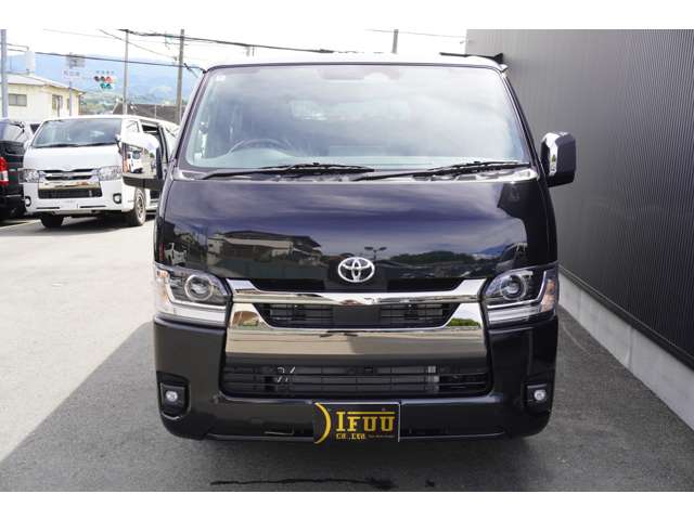 Toyota Hiace Van 8