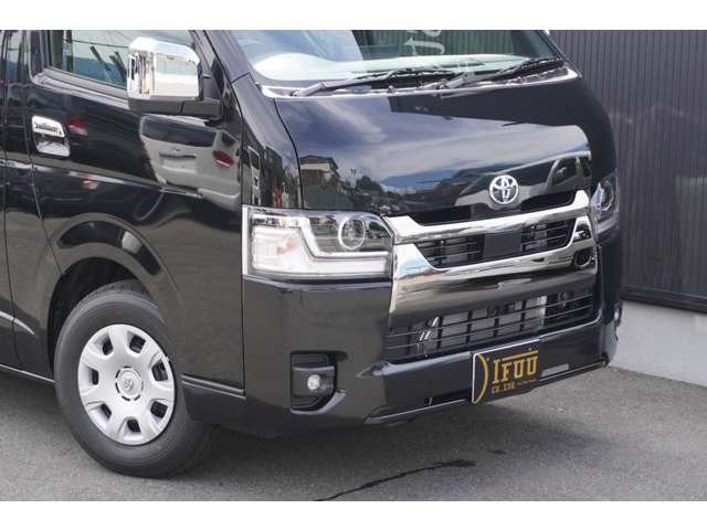 Toyota Hiace Van 9