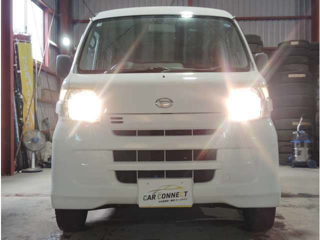 Daihatsu Hijet Cargo 12