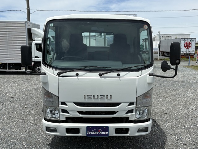 Isuzu Elf 4