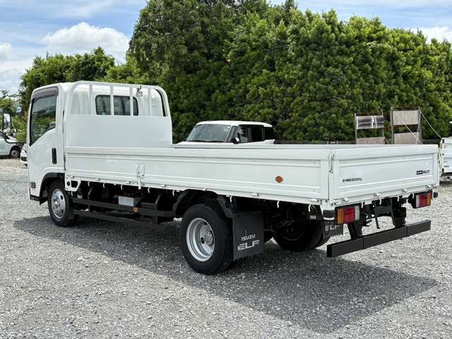 Isuzu Elf 8