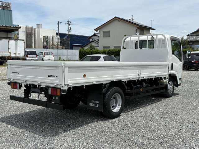 Isuzu Elf 9