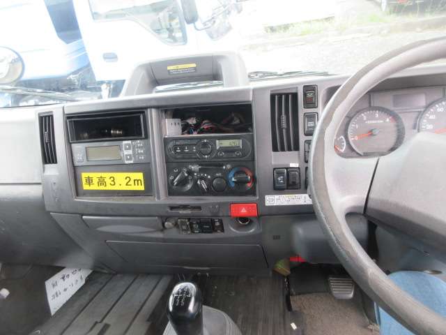 Isuzu Elf 13