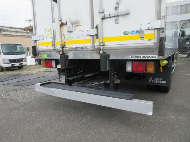 Isuzu Elf 4