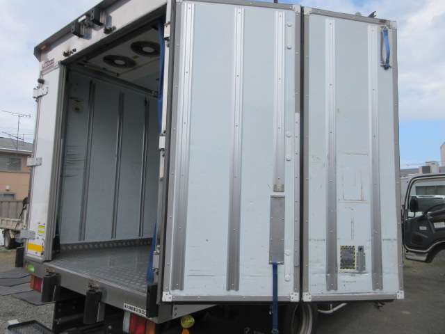 Isuzu Elf 6