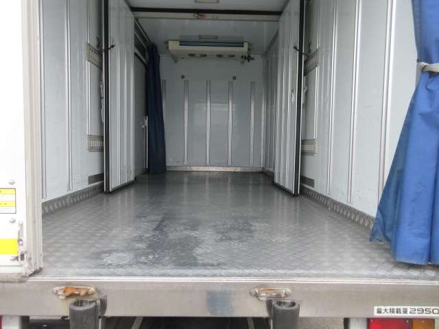 Isuzu Elf 8