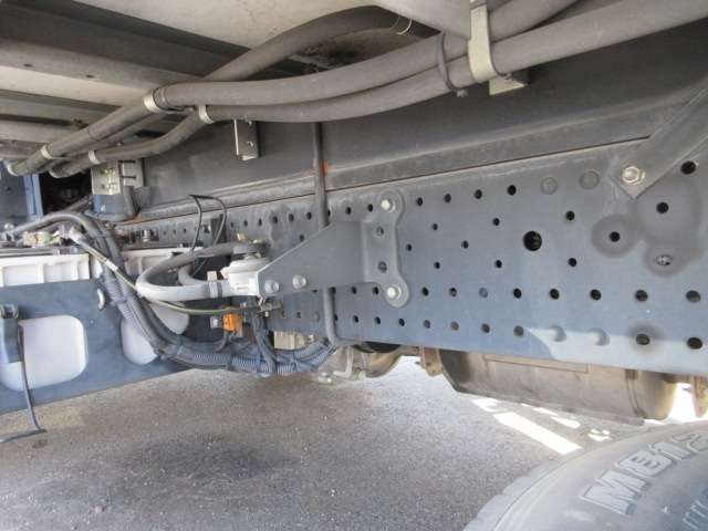 Isuzu Elf 9