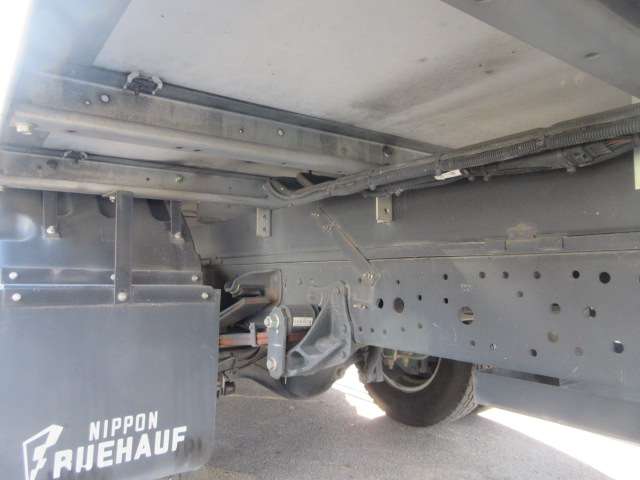 Isuzu Elf 10