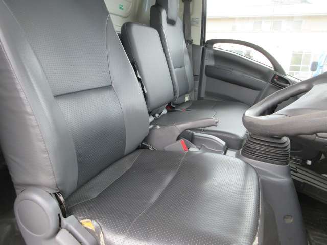 Isuzu Elf 11