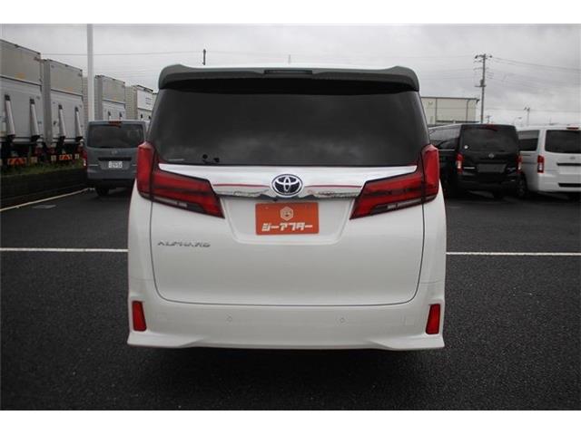 Toyota Alphard 12