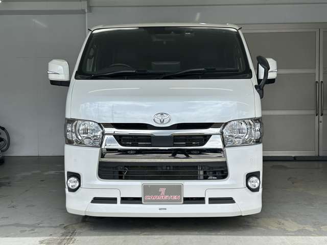 Toyota Hiace Van 5