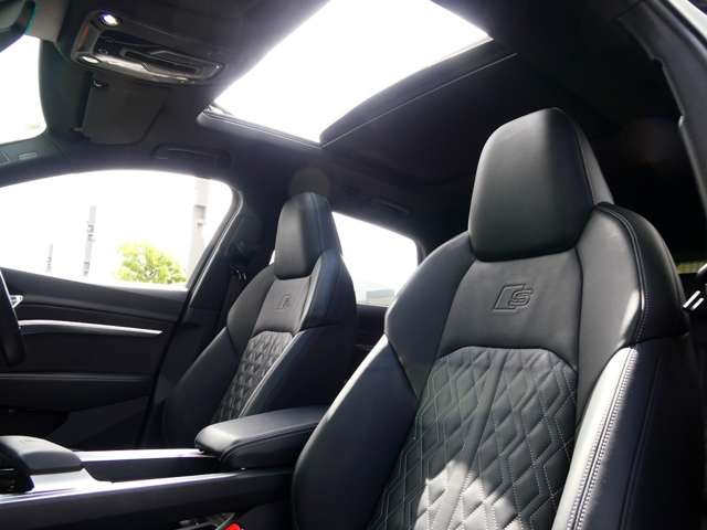 Audi e-tron S 12