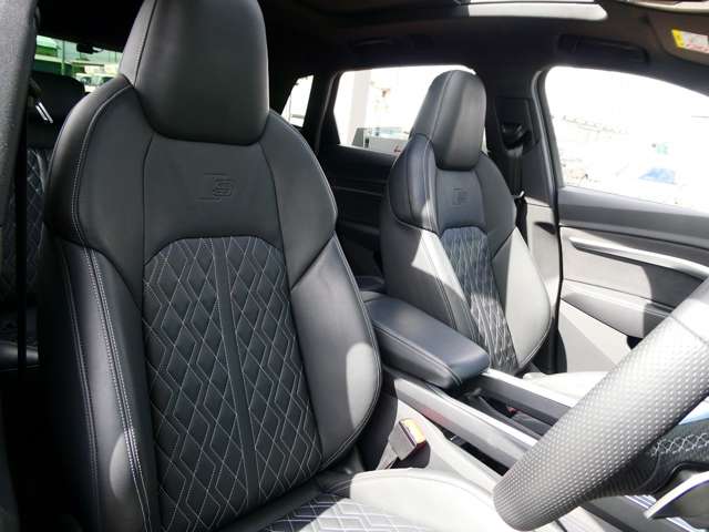 Audi e-tron S 10