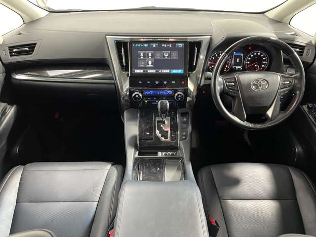 Toyota Alphard 6
