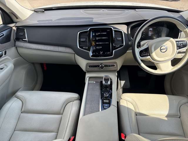 Volvo XC90 4