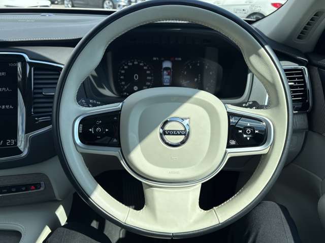 Volvo XC90 6