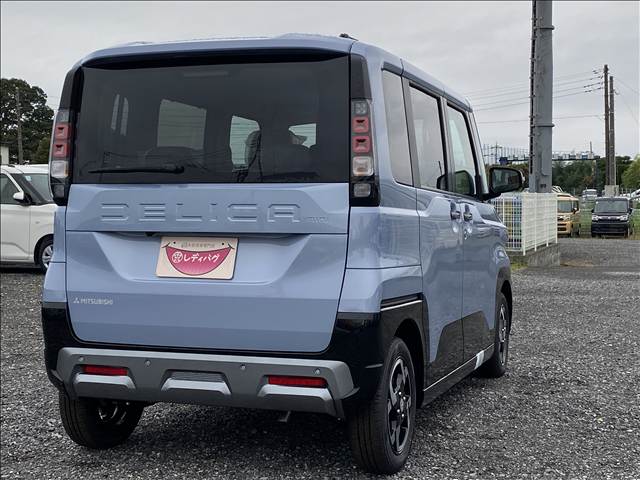 Mitsubishi Delica Mini 11