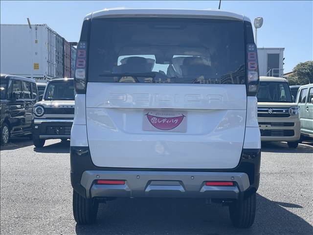 Mitsubishi Delica Mini 9