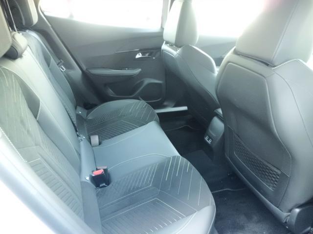 Peugeot SUV 2008 7
