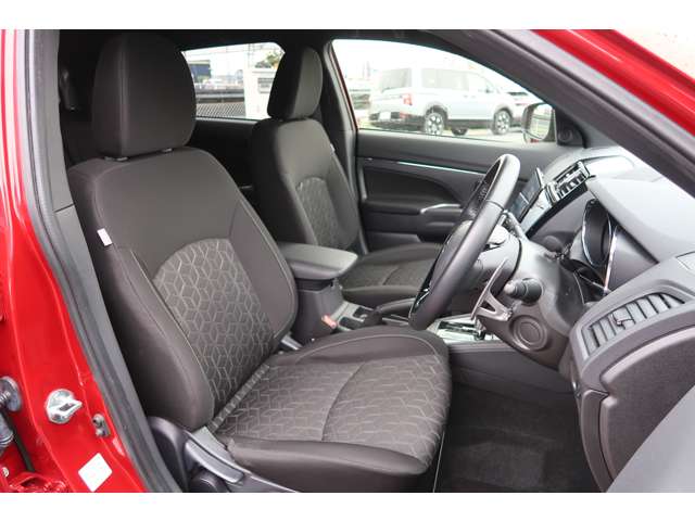 Mitsubishi RVR 8