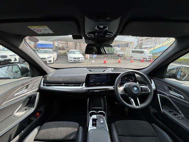 BMW iX1 6