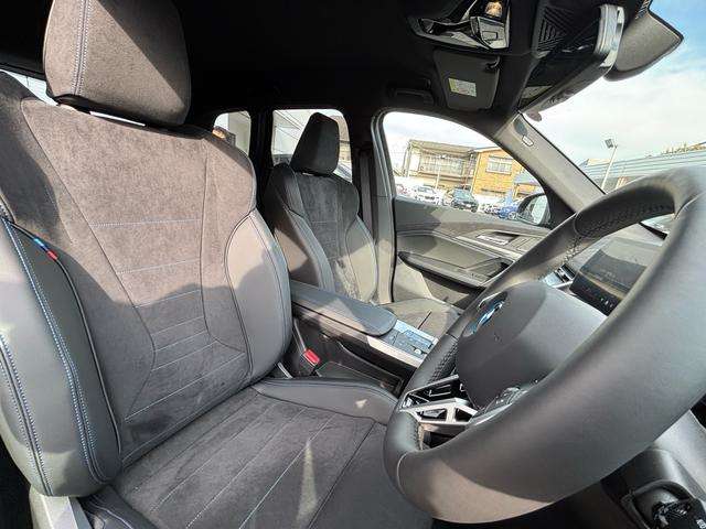 BMW iX1 10