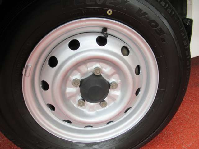 Nissan Vanette 6