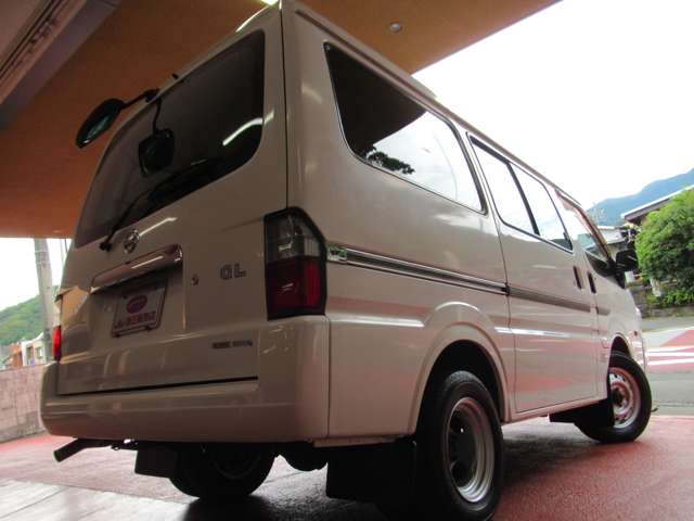 Nissan Vanette 9