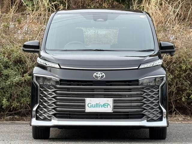 Toyota Voxy 2
