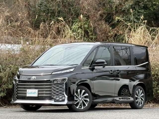 Toyota Voxy 3
