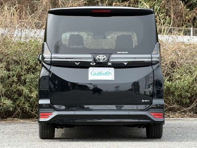 Toyota Voxy 6