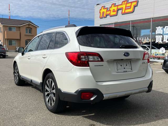 Subaru Legacy Outback 11