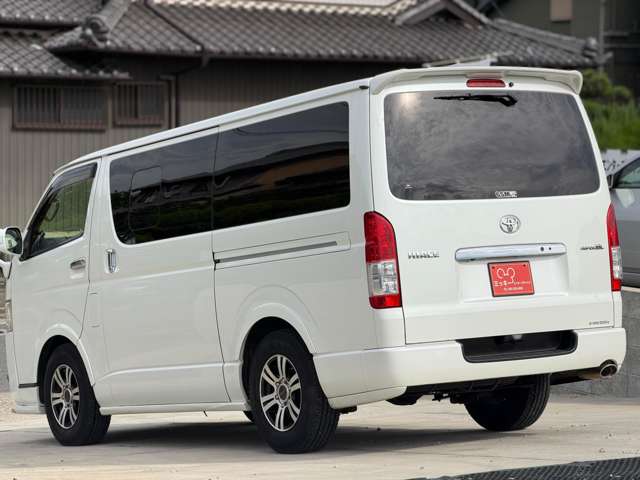 Toyota Hiace Van 3