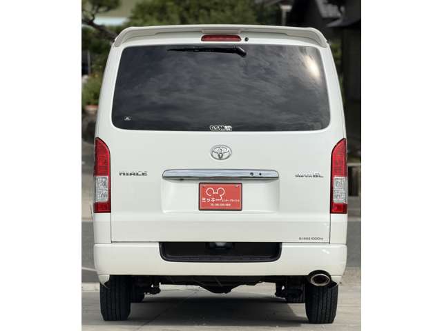 Toyota Hiace Van 5