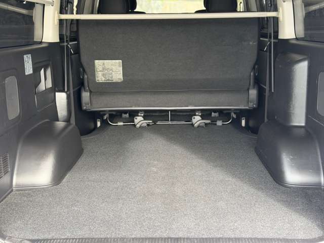 Toyota Hiace Van 7