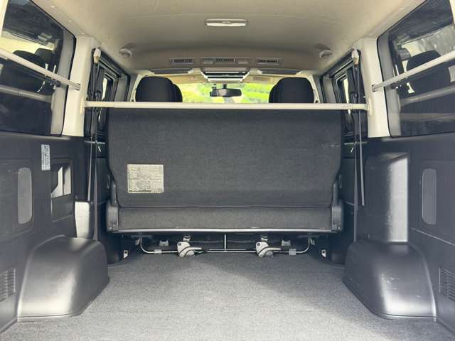 Toyota Hiace Van 8