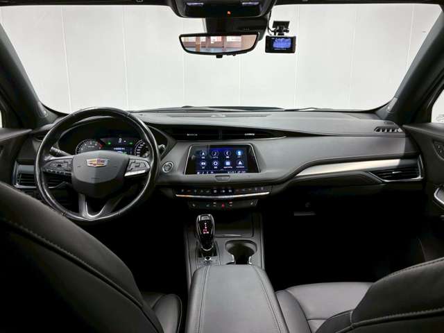 Cadillac XT4 2