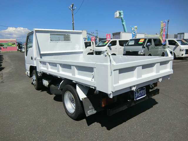Isuzu Elf 4