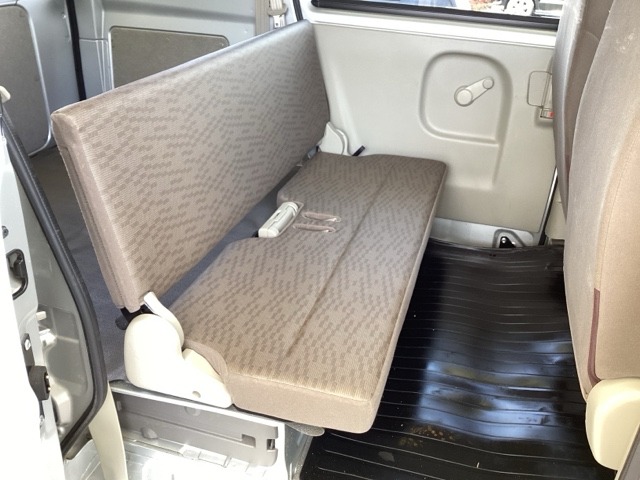 Nissan NV100 Clipper 9