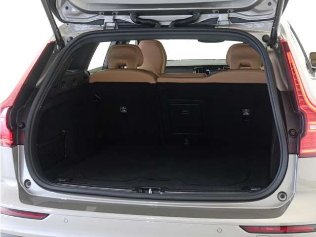 Volvo V60 Cross Country 11