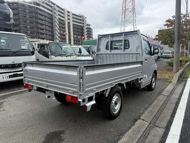 Mazda Bongo Truck 3